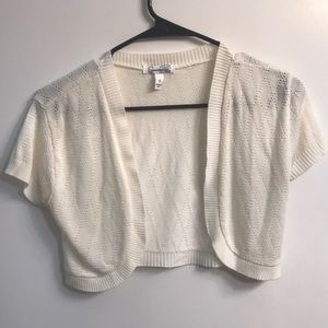 Super sweet looking shoulder cardigan!